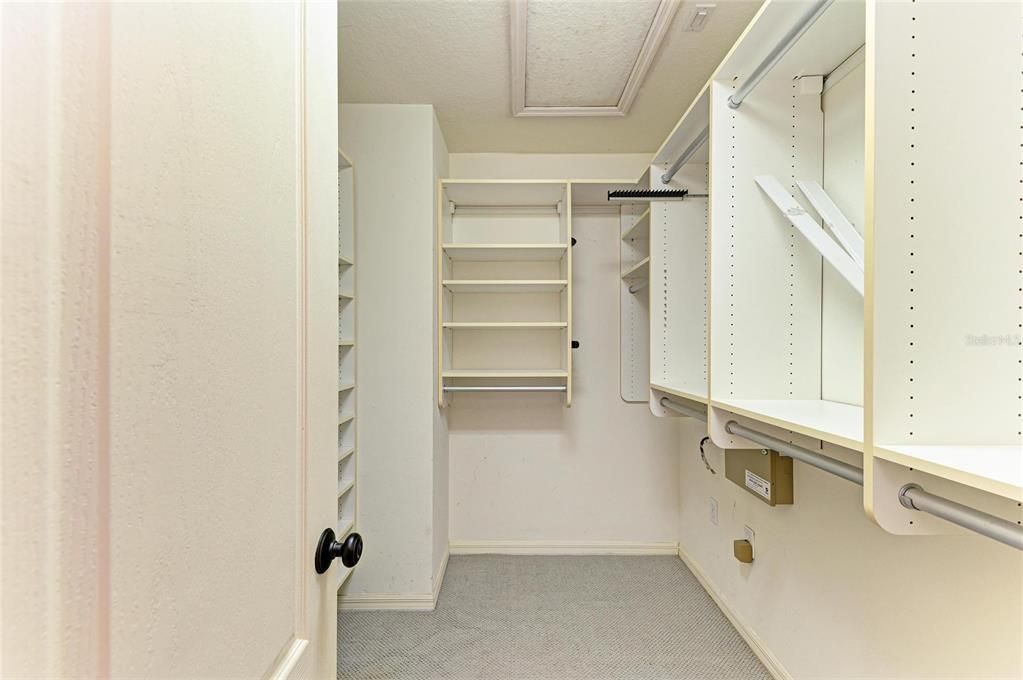 Под контрактом: $440,000 (4 спален, 3 ванн, 2909 Квадратных фут)