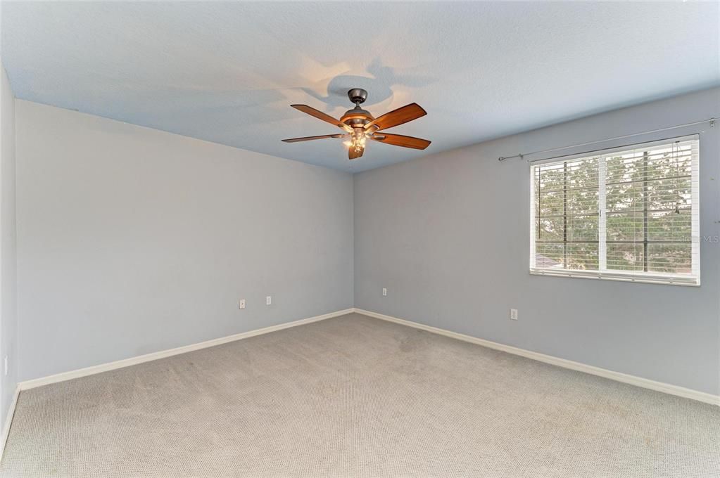 Под контрактом: $440,000 (4 спален, 3 ванн, 2909 Квадратных фут)