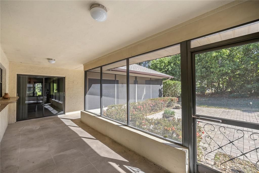 For Rent: $1,995 (3 beds, 2 baths, 2053 Square Feet)