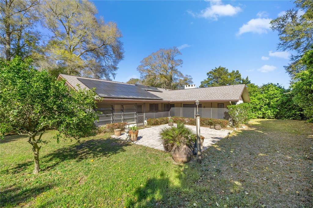 For Rent: $1,995 (3 beds, 2 baths, 2053 Square Feet)