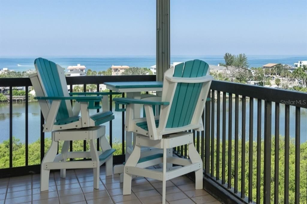 For Sale: $519,000 (2 beds, 2 baths, 1445 Square Feet)