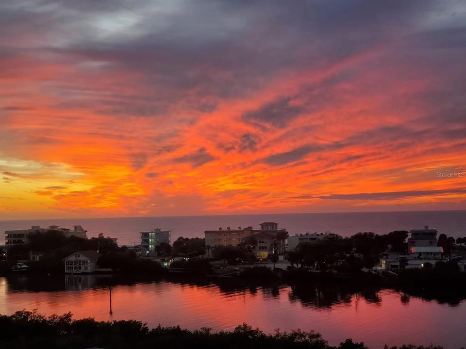 For Sale: $519,000 (2 beds, 2 baths, 1445 Square Feet)