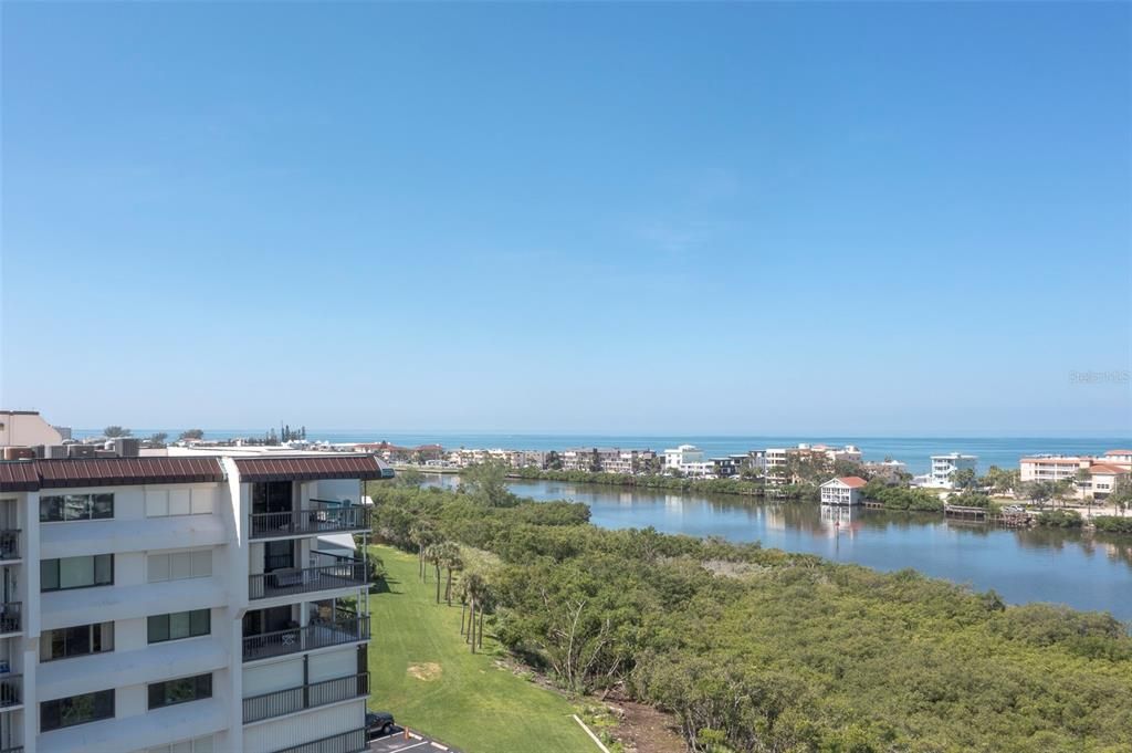 For Sale: $519,000 (2 beds, 2 baths, 1445 Square Feet)