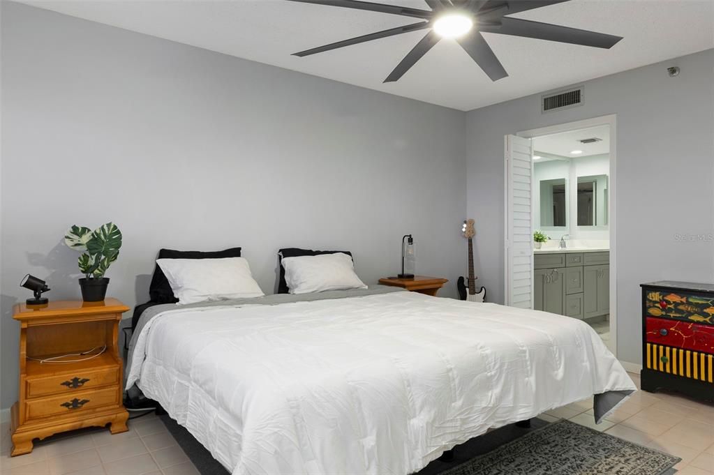 For Sale: $519,000 (2 beds, 2 baths, 1445 Square Feet)