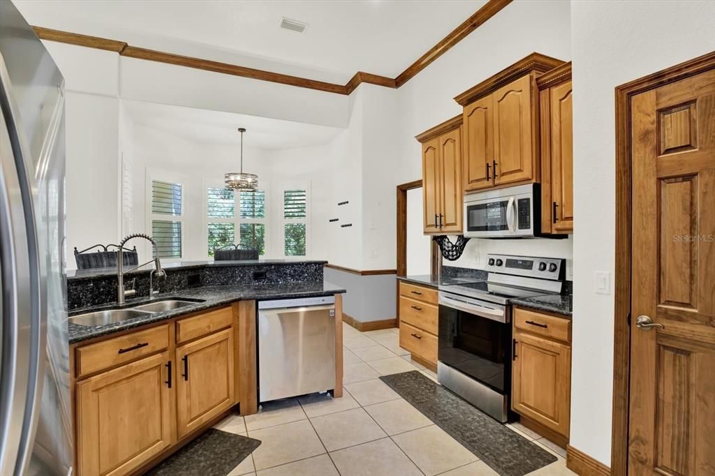 For Sale: $565,000 (3 beds, 2 baths, 2242 Square Feet)