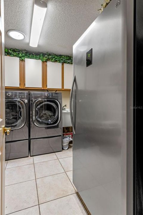 For Sale: $1,250,000 (3 beds, 3 baths, 2261 Square Feet)