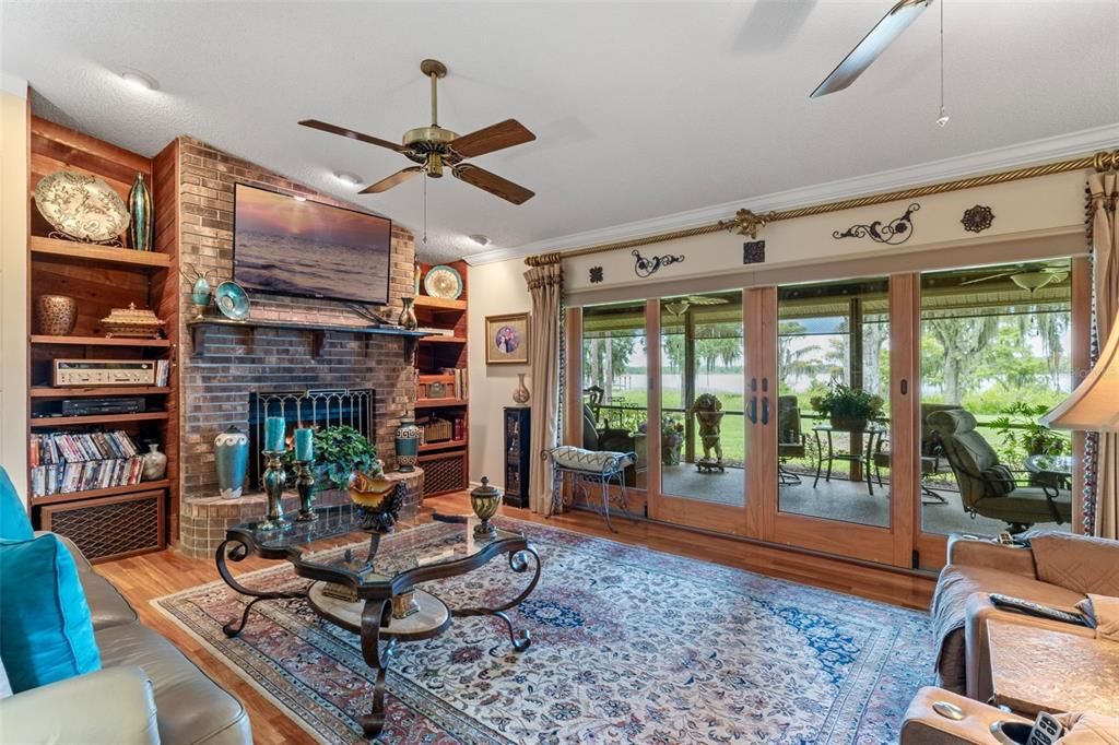 For Sale: $1,250,000 (3 beds, 3 baths, 2261 Square Feet)