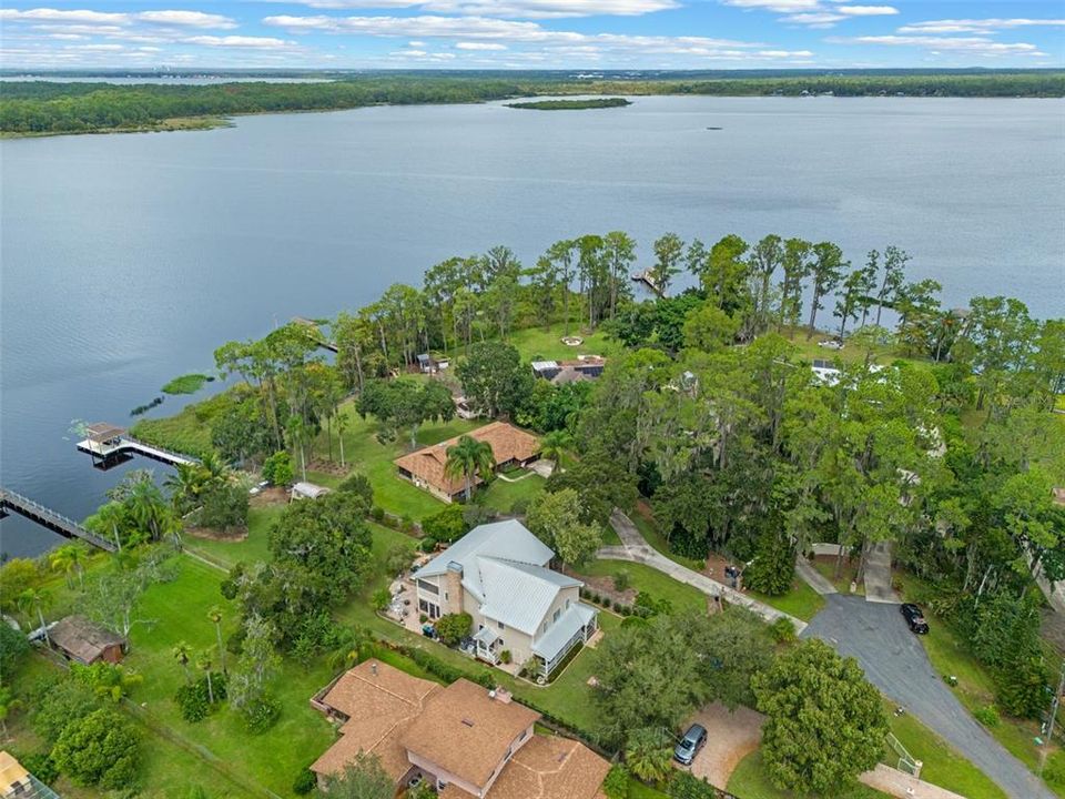 For Sale: $1,250,000 (3 beds, 3 baths, 2261 Square Feet)