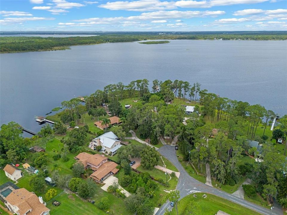 For Sale: $1,250,000 (3 beds, 3 baths, 2261 Square Feet)