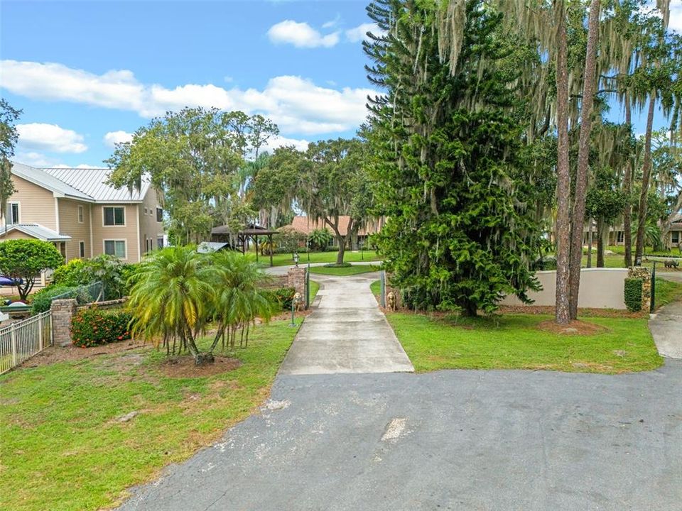 For Sale: $1,250,000 (3 beds, 3 baths, 2261 Square Feet)
