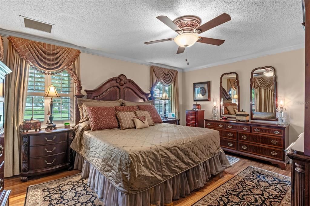 For Sale: $1,250,000 (3 beds, 3 baths, 2261 Square Feet)