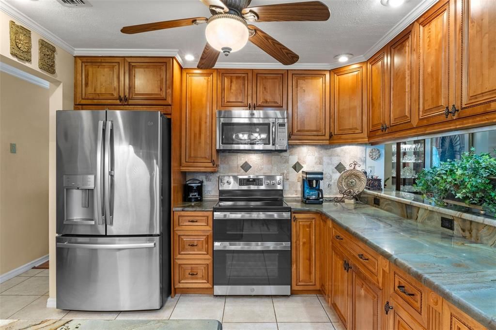 For Sale: $1,250,000 (3 beds, 3 baths, 2261 Square Feet)