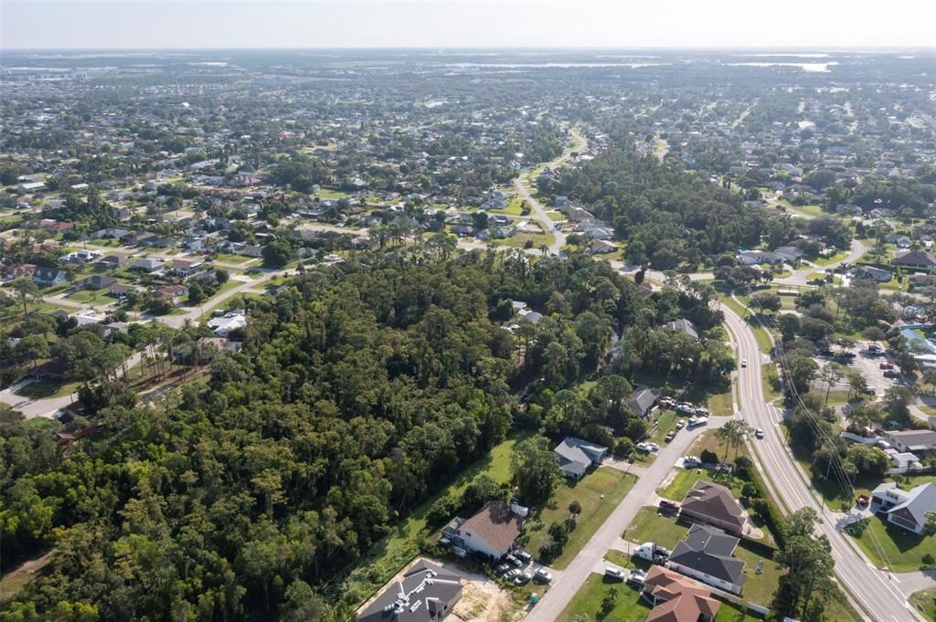 На продажу: $1,100,000 (14.62 acres)