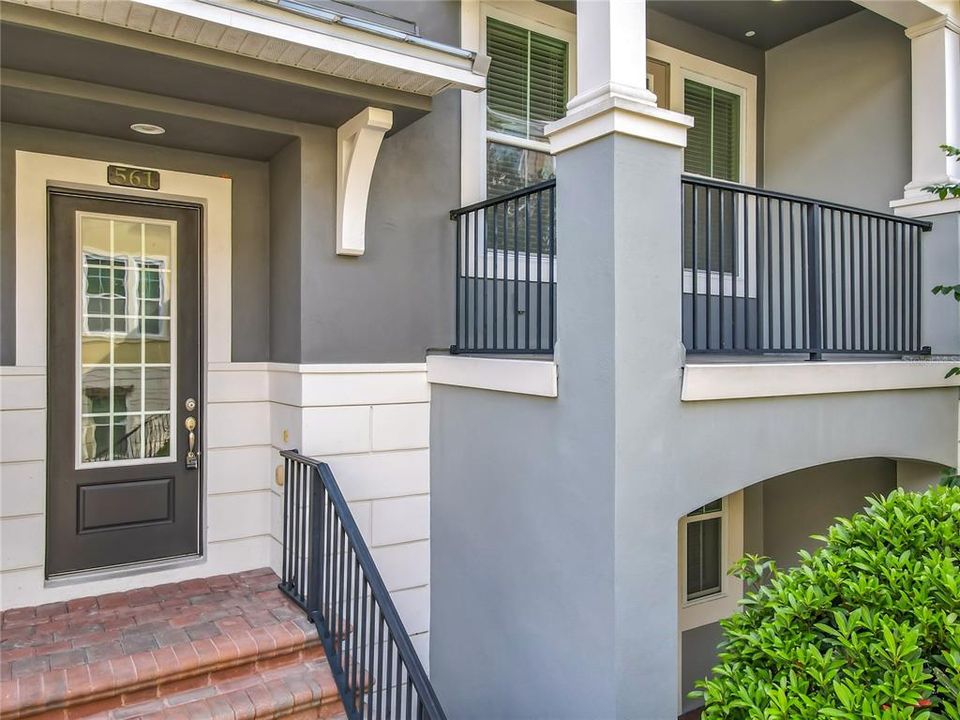 Activo con contrato: $2,995 (4 camas, 3 baños, 1705 Pies cuadrados)