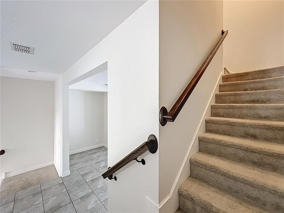 Activo con contrato: $2,995 (4 camas, 3 baños, 1705 Pies cuadrados)