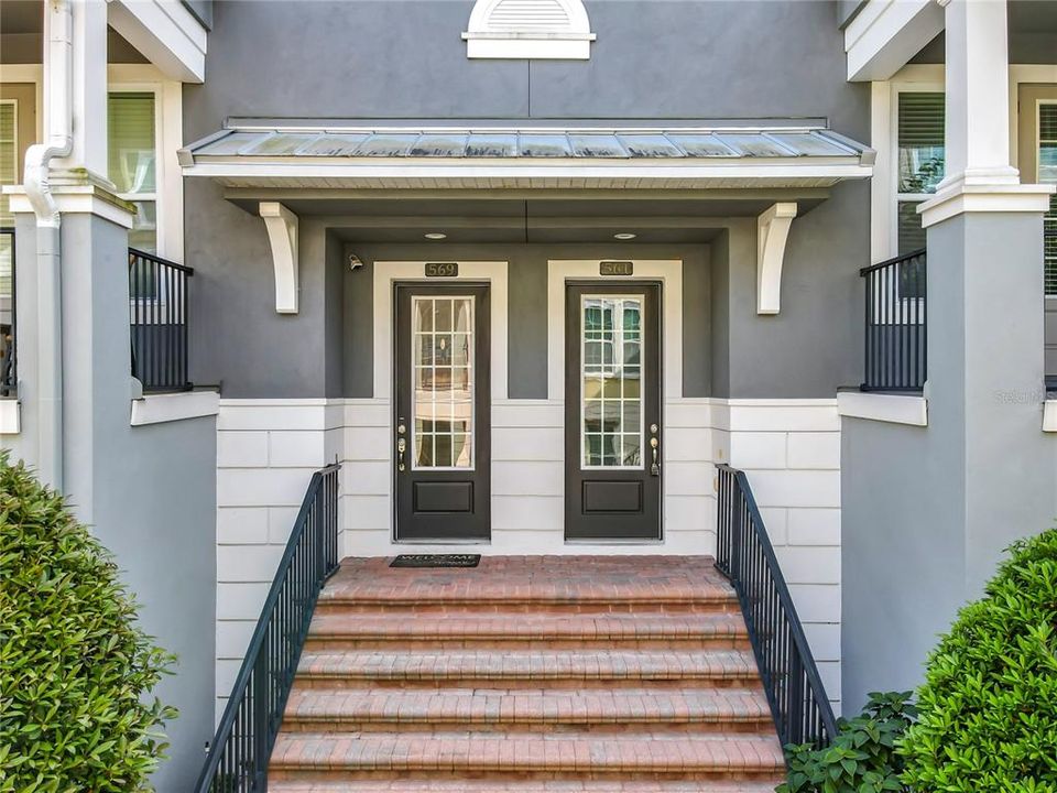 Activo con contrato: $2,995 (4 camas, 3 baños, 1705 Pies cuadrados)