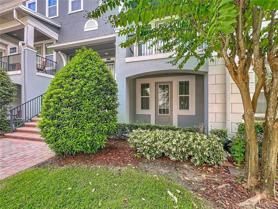 Activo con contrato: $2,995 (4 camas, 3 baños, 1705 Pies cuadrados)