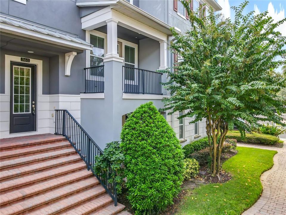 Activo con contrato: $2,995 (4 camas, 3 baños, 1705 Pies cuadrados)