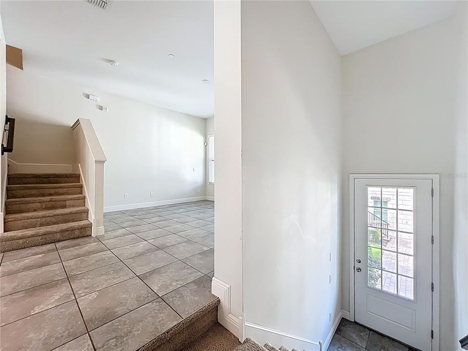 Activo con contrato: $2,995 (4 camas, 3 baños, 1705 Pies cuadrados)