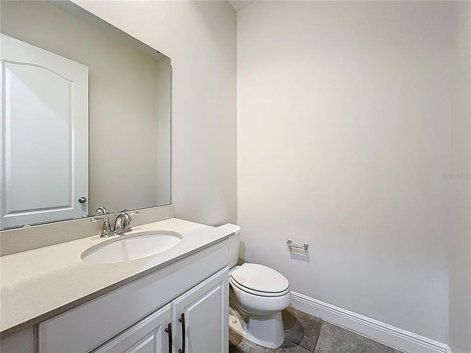 Activo con contrato: $2,995 (4 camas, 3 baños, 1705 Pies cuadrados)