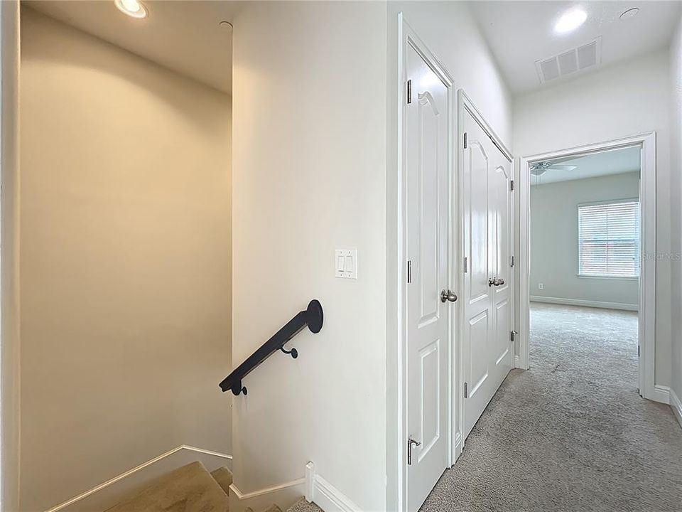 Activo con contrato: $2,995 (4 camas, 3 baños, 1705 Pies cuadrados)