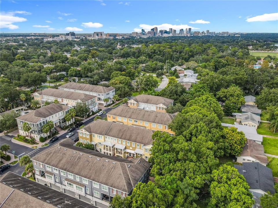 Activo con contrato: $2,995 (4 camas, 3 baños, 1705 Pies cuadrados)