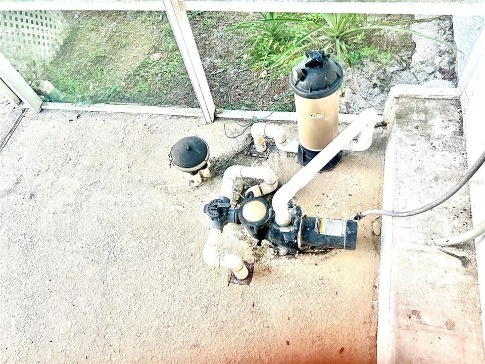 合同活跃: $270,000 (5 贝兹, 2 浴室, 1976 平方英尺)