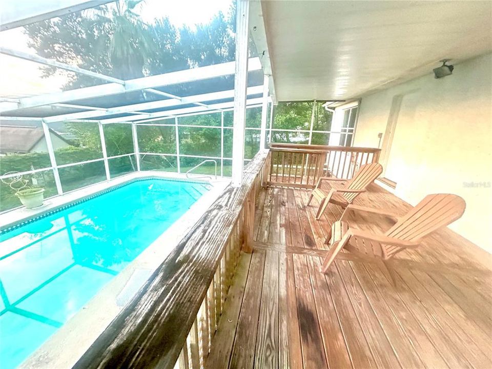 合同活跃: $270,000 (5 贝兹, 2 浴室, 1976 平方英尺)