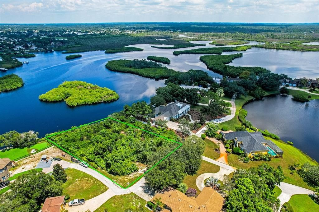 待售: $429,900 (1.35 acres)