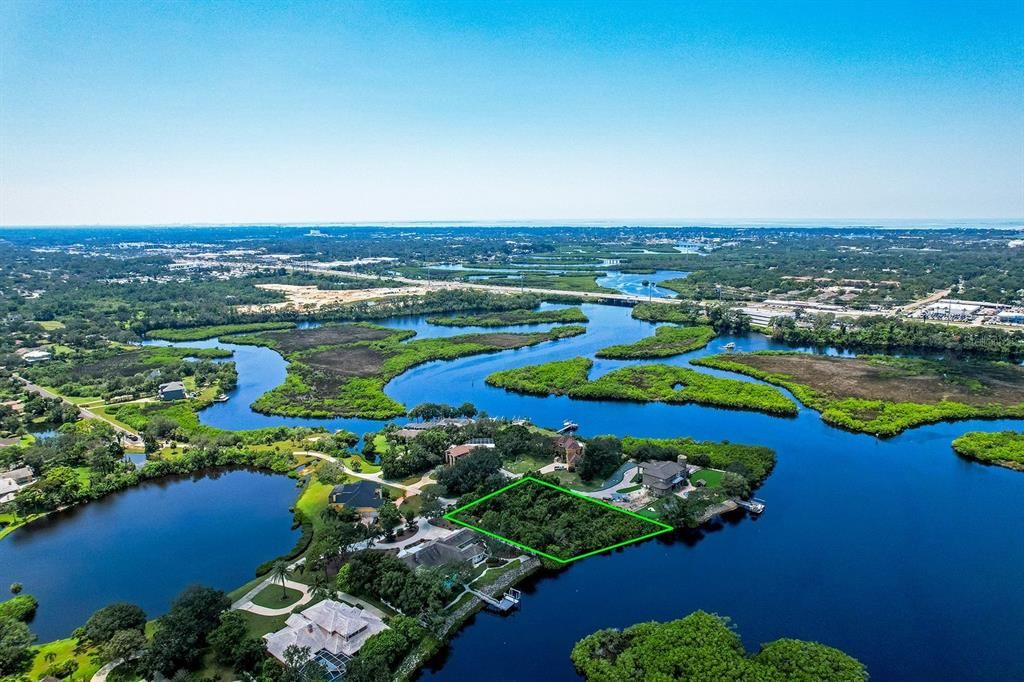 待售: $429,900 (1.35 acres)