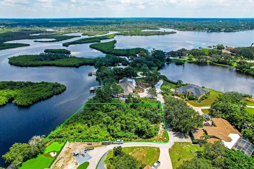 待售: $429,900 (1.35 acres)