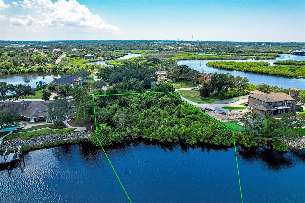 待售: $429,900 (1.35 acres)