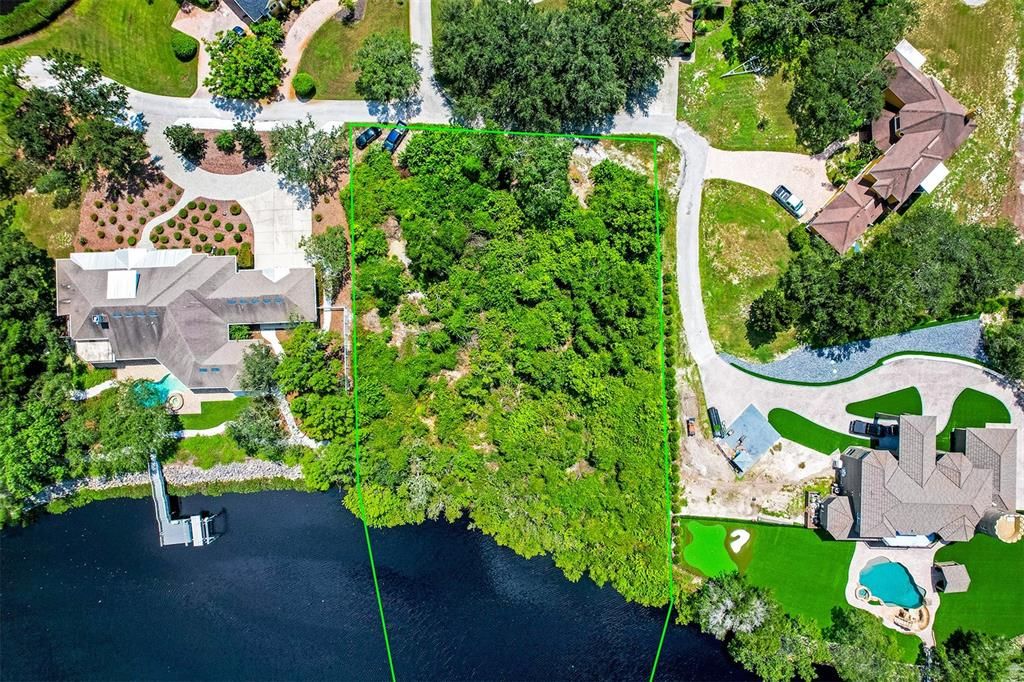 待售: $429,900 (1.35 acres)