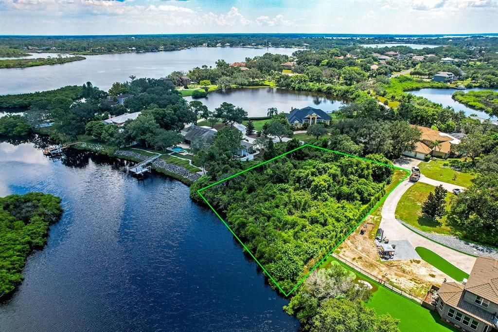 待售: $429,900 (1.35 acres)