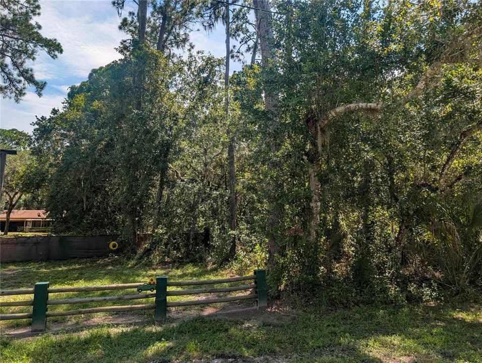 For Sale: $44,700 (0.94 acres)