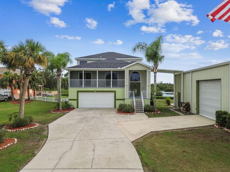 For Sale: $1,100,000 (5 beds, 3 baths, 4640 Square Feet)