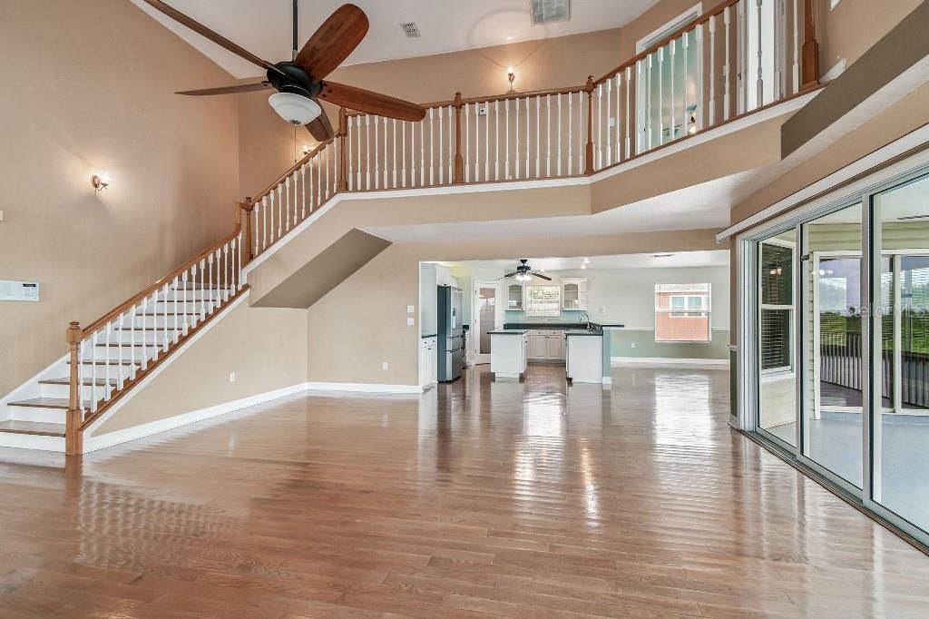 For Sale: $1,100,000 (5 beds, 3 baths, 4640 Square Feet)