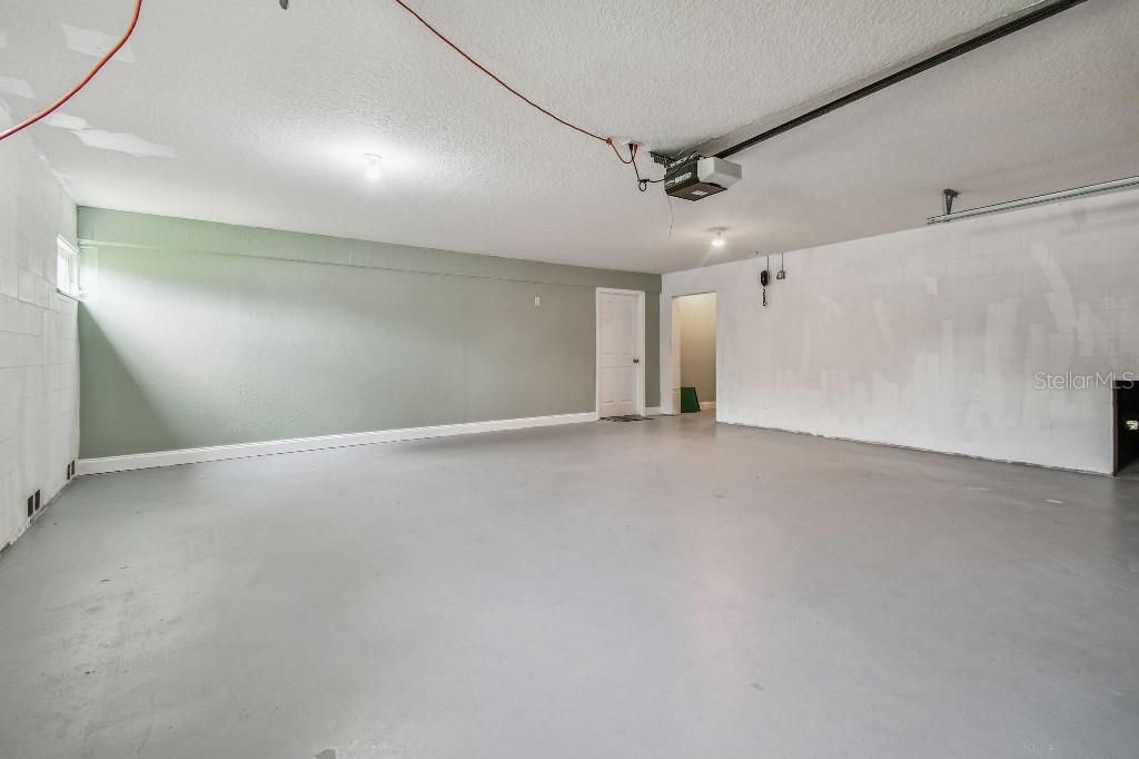 For Sale: $1,100,000 (5 beds, 3 baths, 4640 Square Feet)