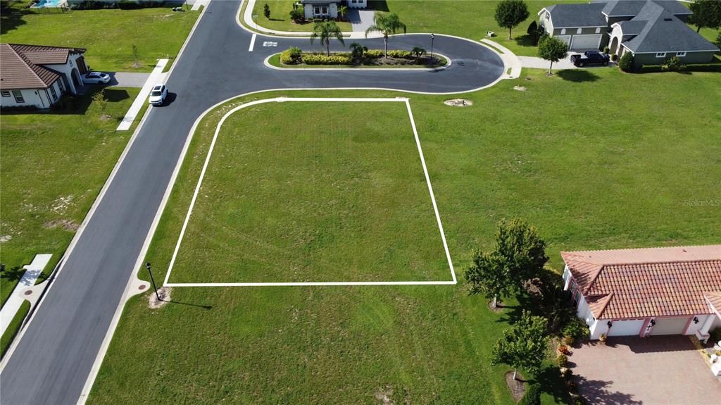 На продажу: $88,000 (0.24 acres)