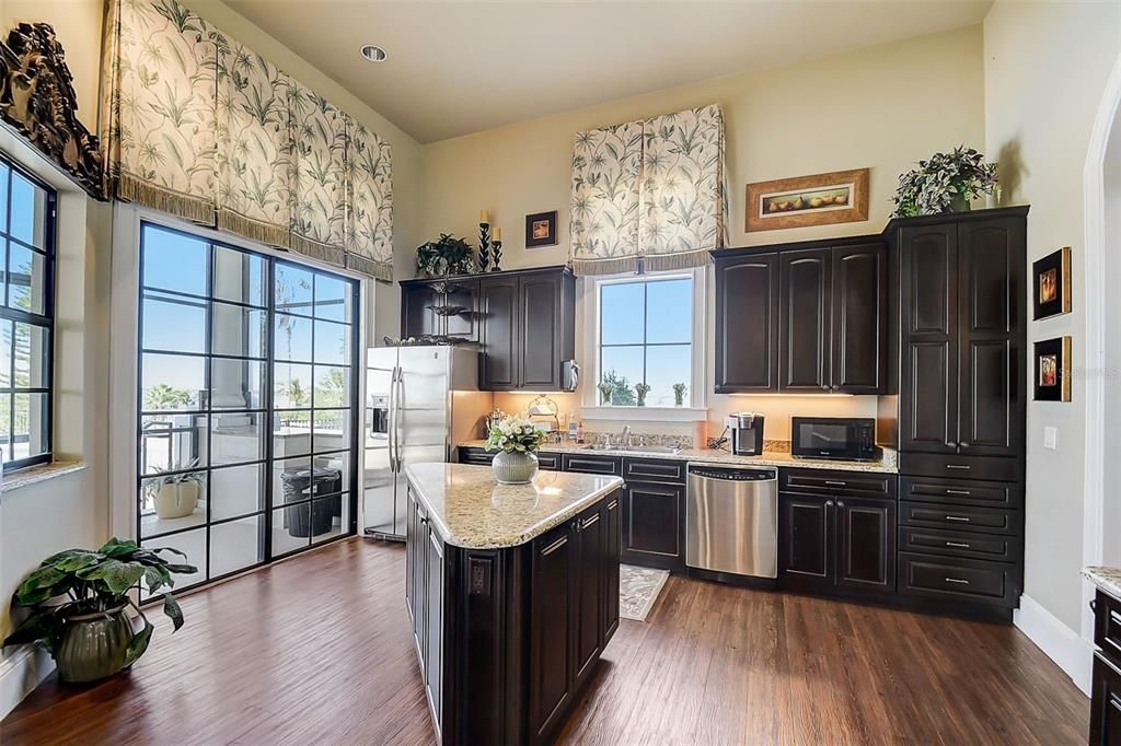 На продажу: $88,000 (0.24 acres)