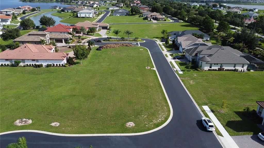 На продажу: $88,000 (0.24 acres)