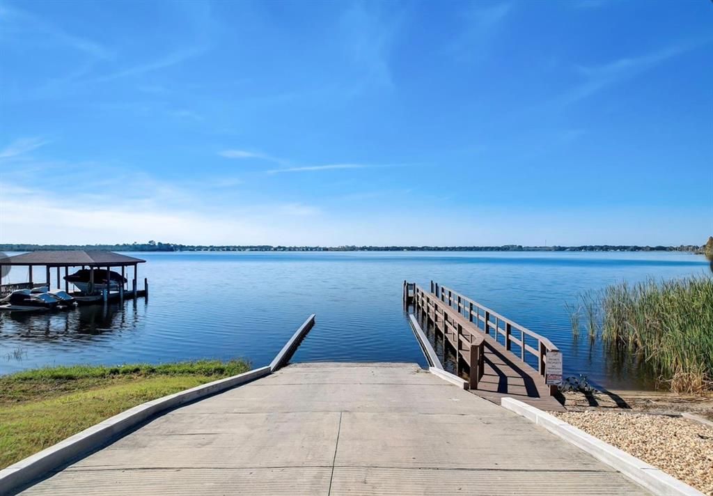 На продажу: $88,000 (0.24 acres)