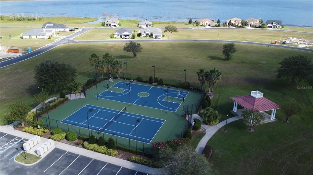 На продажу: $88,000 (0.24 acres)