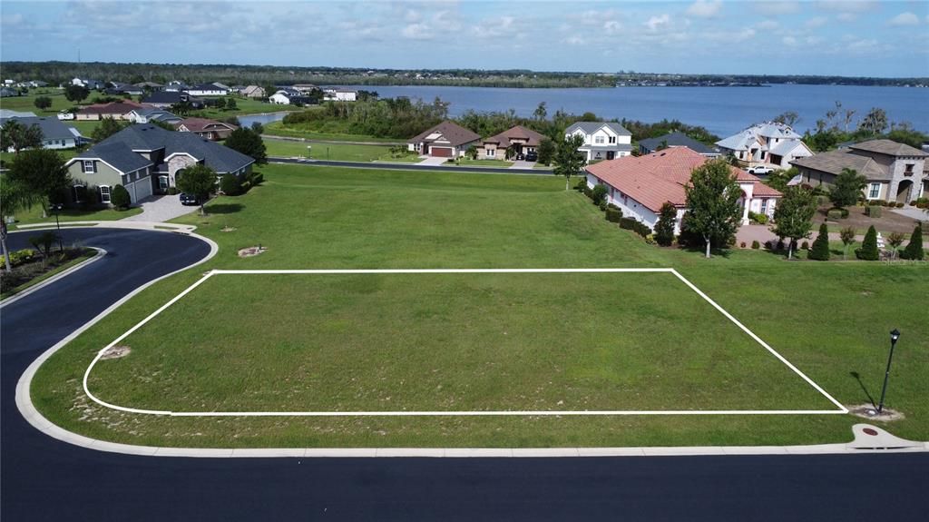 На продажу: $88,000 (0.24 acres)