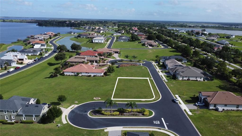 На продажу: $88,000 (0.24 acres)