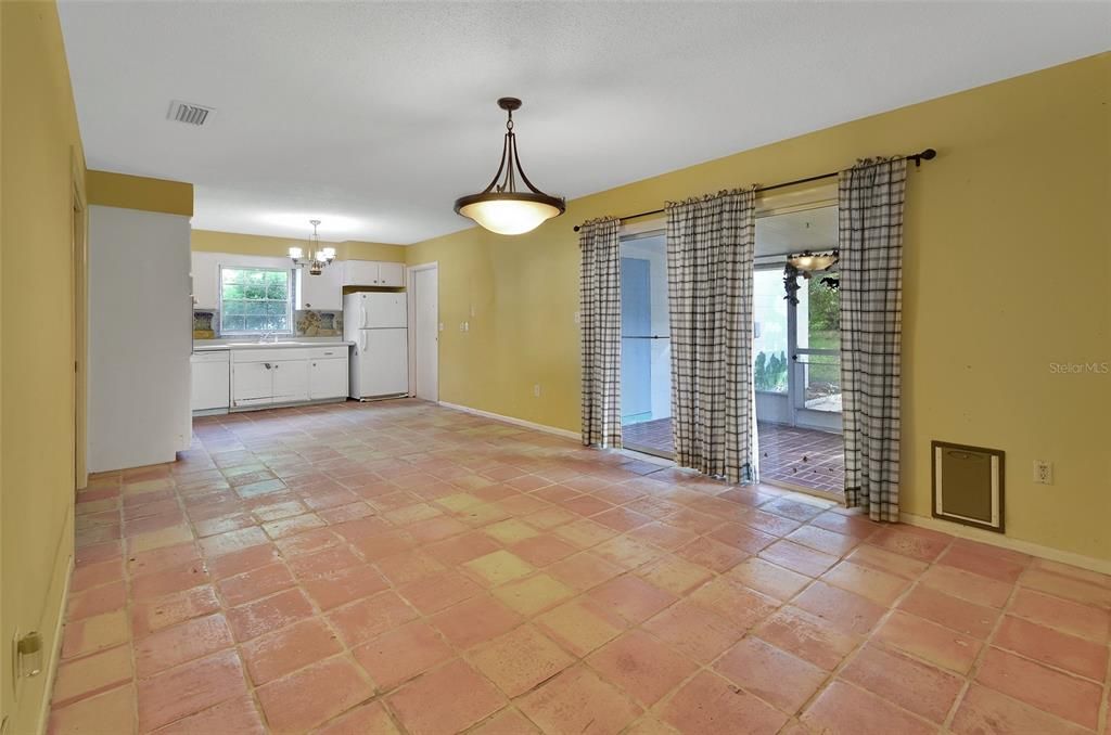 Active With Contract: $265,000 (3 beds, 2 baths, 1694 Square Feet)