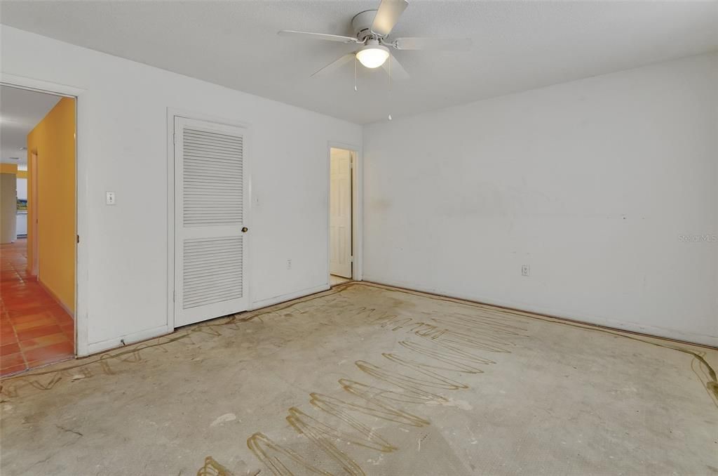 Active With Contract: $265,000 (3 beds, 2 baths, 1694 Square Feet)