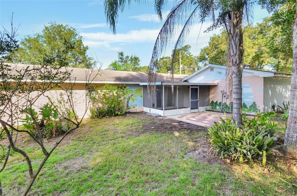 Active With Contract: $265,000 (3 beds, 2 baths, 1694 Square Feet)