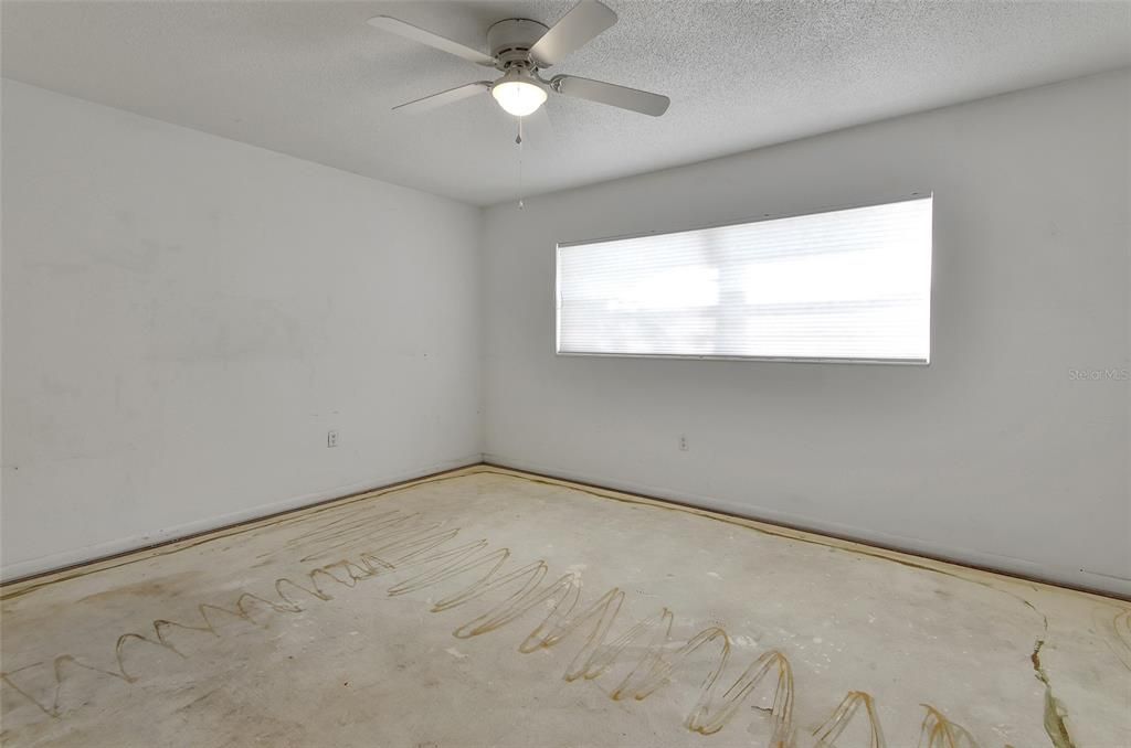 Active With Contract: $265,000 (3 beds, 2 baths, 1694 Square Feet)