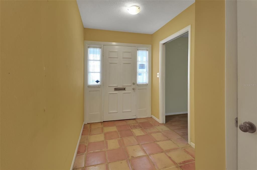 Active With Contract: $265,000 (3 beds, 2 baths, 1694 Square Feet)